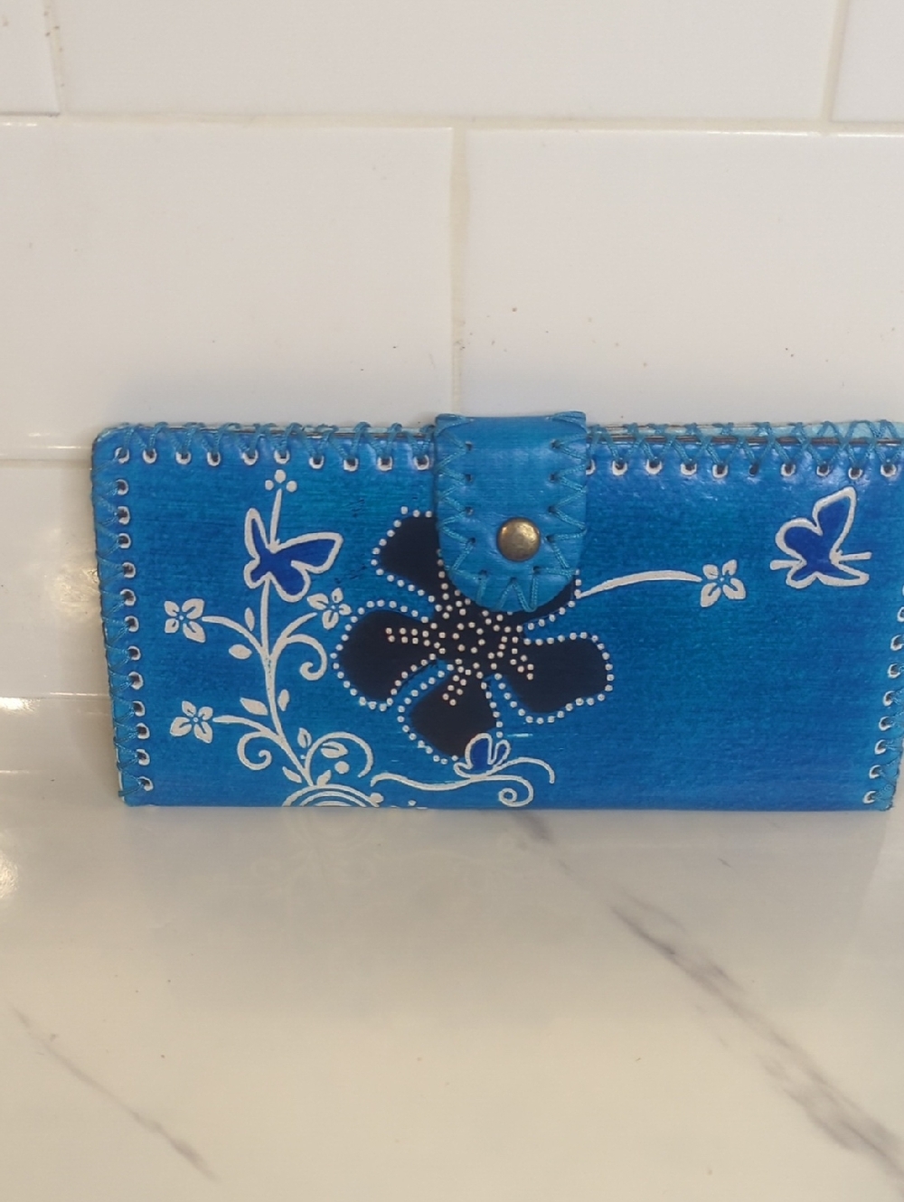 Vintage 80s Blue REAL LEATHER Floral Wallet Clutch with Snap Closure